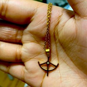 Hook with small diamond in middle